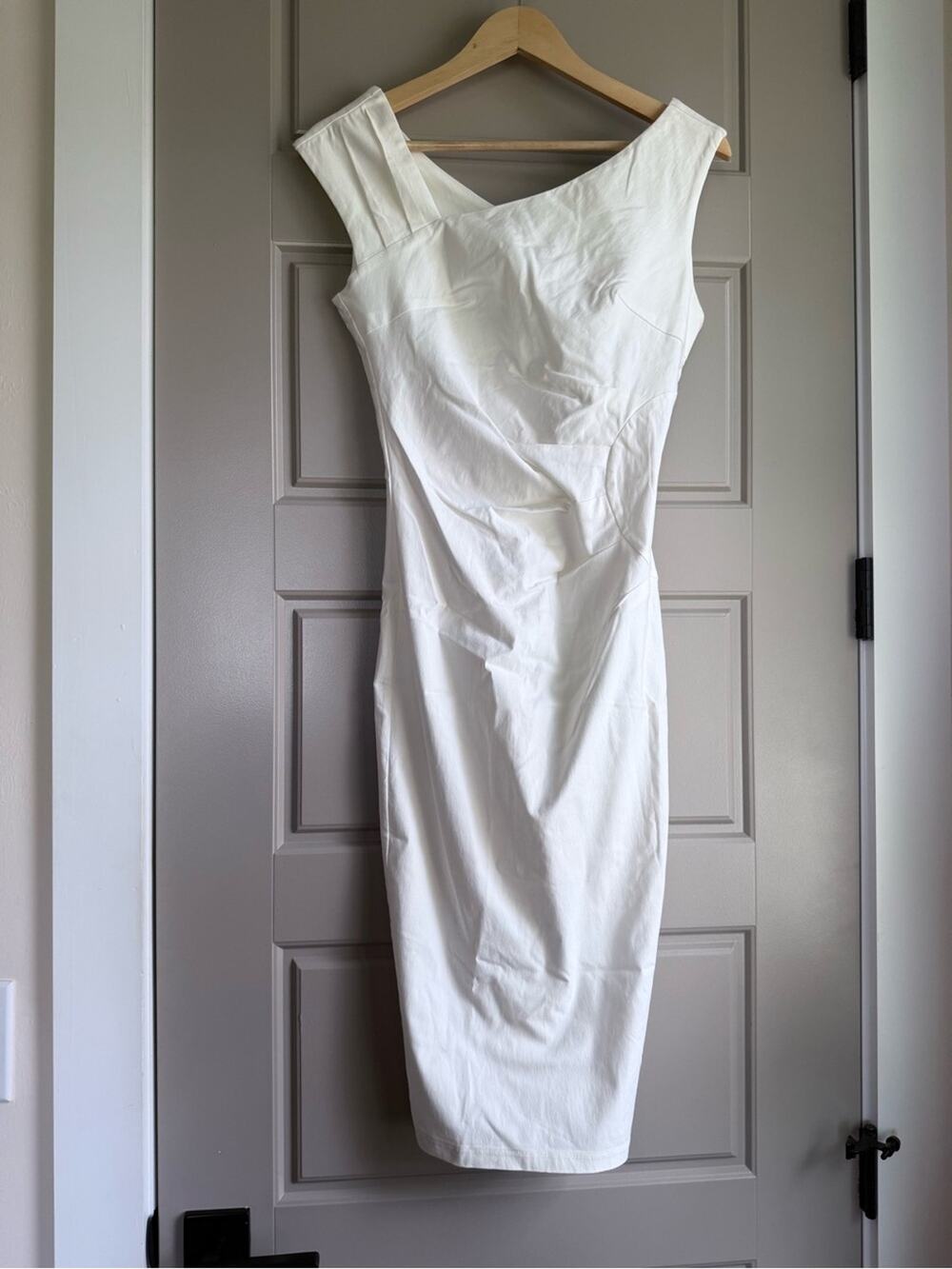 Boutique off white cream stretch sleeveless mod midi long sheath dress